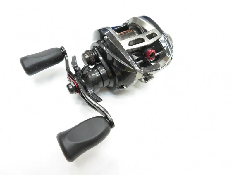 Best Baitcasting Reel For Fishing In Wind-Used 15 Alphas SV 105SH Right